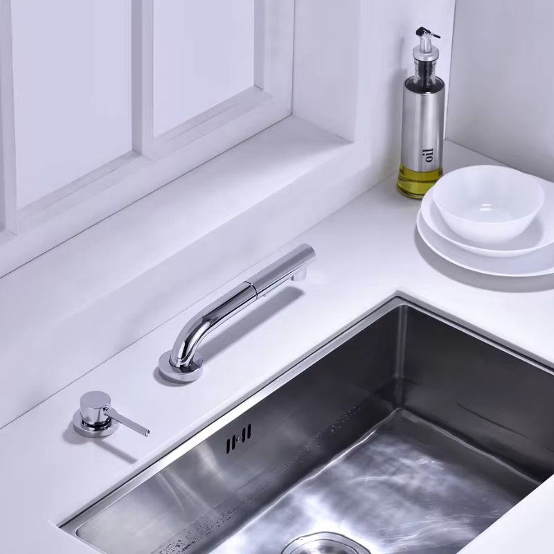 Loruvio LuxeFlex foldable kitchen tap 2