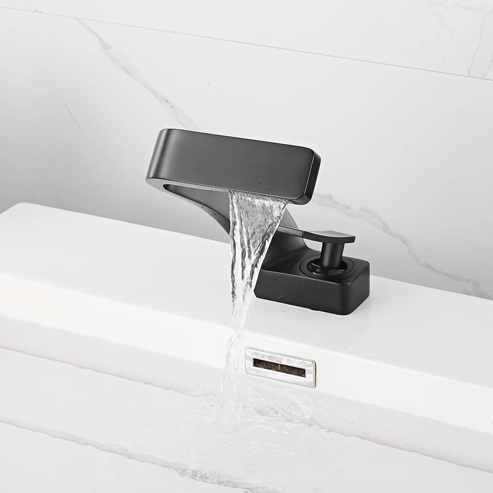 Single hole basin mixer tap